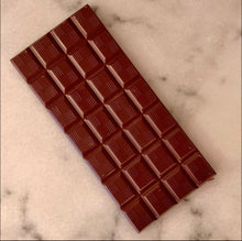 Load image into Gallery viewer, Castronovo Signature Collection Maya Mountain Belize Dark Chocolate Bar